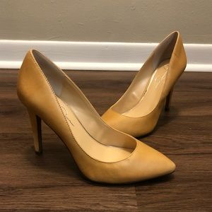 Jessica Simpson nude heels